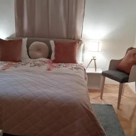 Park 1 Marko Free Parking Apartment