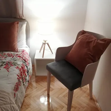 Park 1 Marko Free Parking 아파트 *