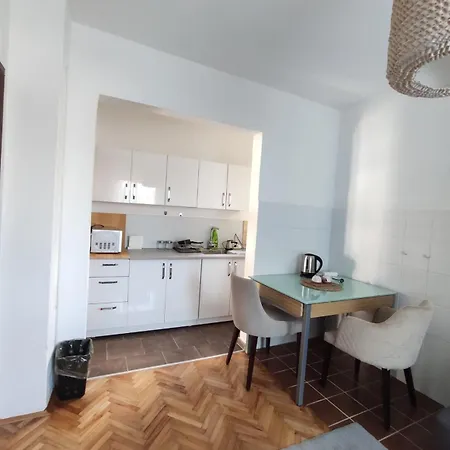 Park 1 Marko Free Parking *